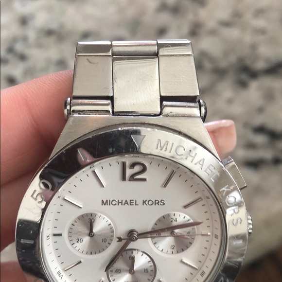 micheal kors silver chronography watch - Picture 2 of 2